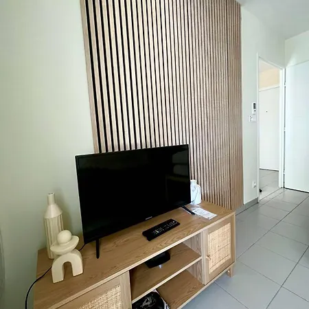 Apartament 4 Personnes - Clime - Terrasse - Pr Port - Centre - Gare - Tramway Nicea